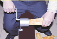 mini portable hand-type corn thresher 4