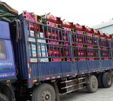 Corn Husking and Threshing Machines Delivery to Jining