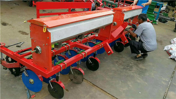 12-Row Vegetable Seeds Sowing Machine Ordered by Heilongjiang Customer