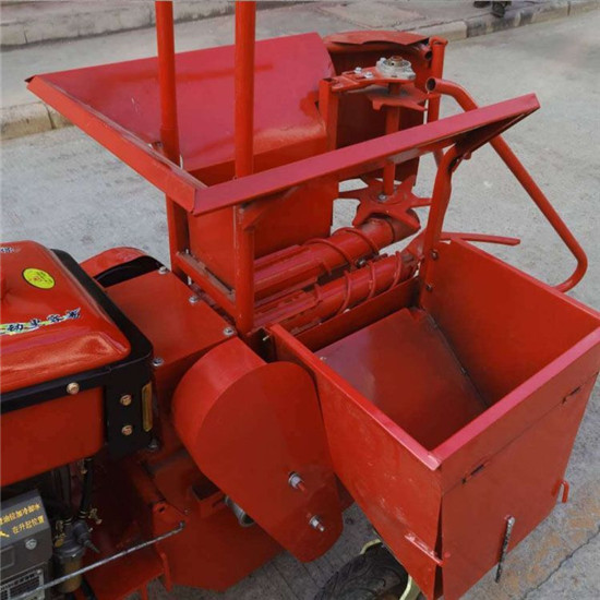 [b]Small Corn Harvester Self-Propelled or Hand Push Type